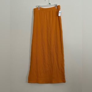 NWOT Old Navy maxi skirt with side slit